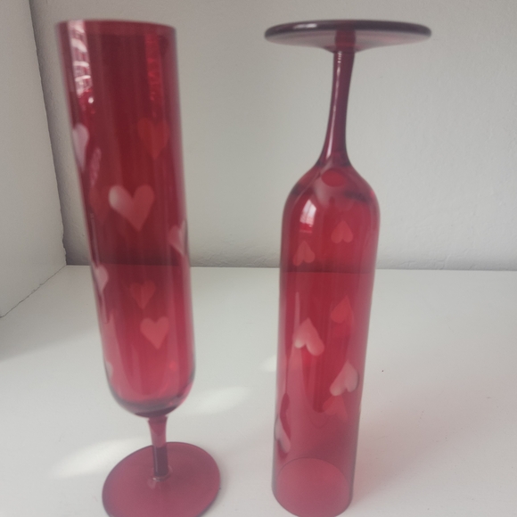 Pier 1 Vintage Etched Red Heart Champagne Flutes Set Of 2 - Picture 6 of 14